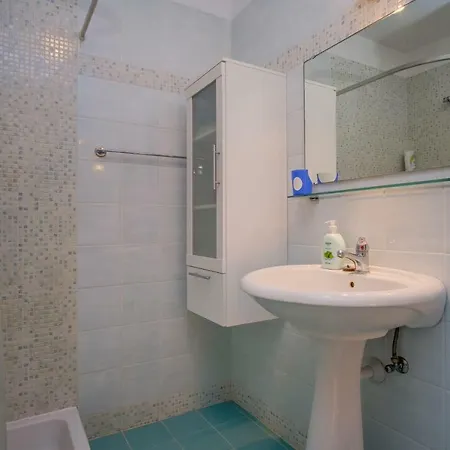 Natasa Apartament *